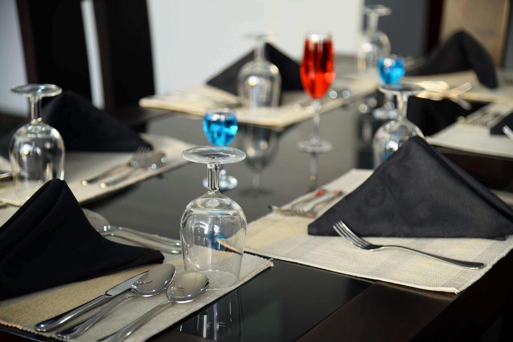 Lazaani Hotel Коломбо Екстериор снимка