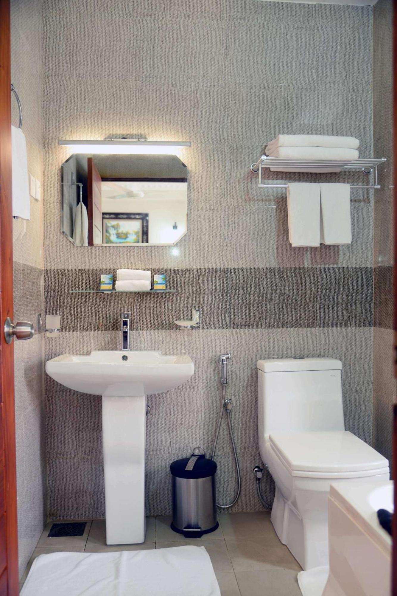 Lazaani Hotel Коломбо Екстериор снимка