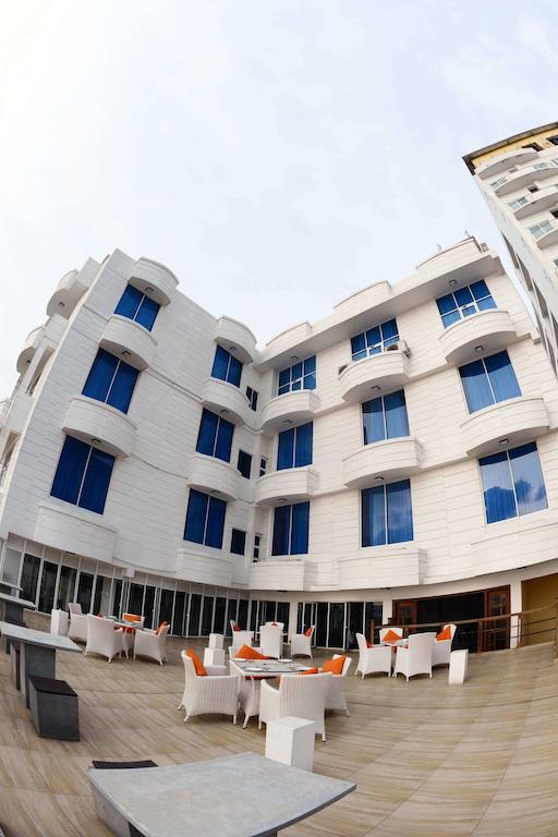 Lazaani Hotel Коломбо Екстериор снимка