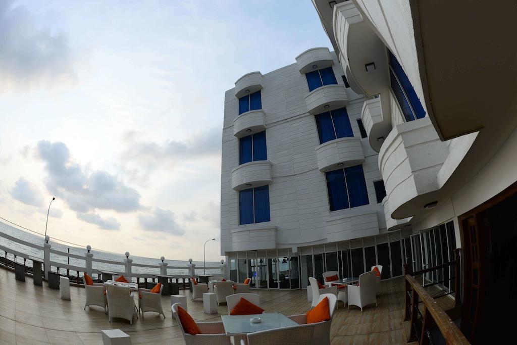 Lazaani Hotel Коломбо Екстериор снимка