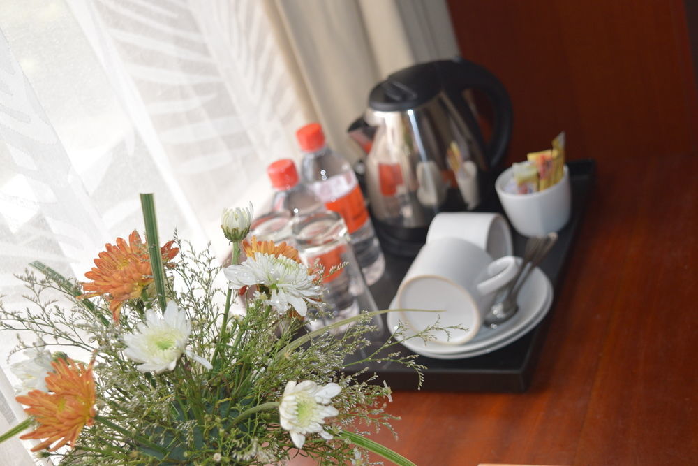 Lazaani Hotel Коломбо Екстериор снимка