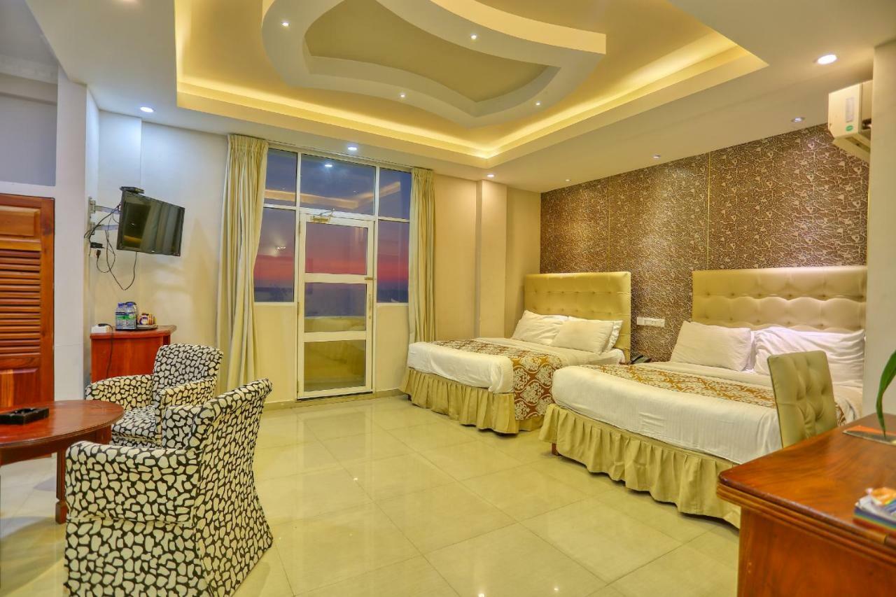 Lazaani Hotel Коломбо Екстериор снимка
