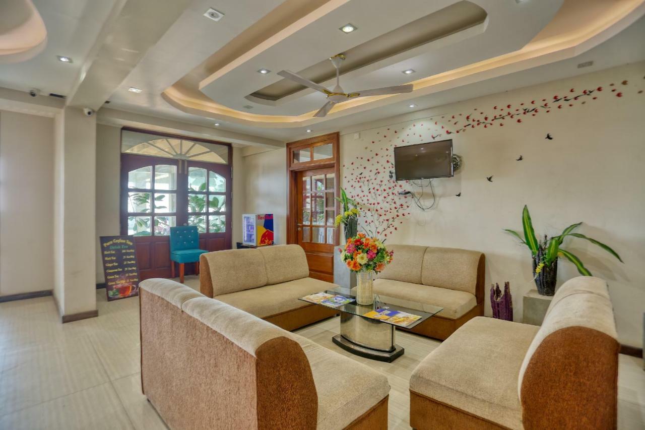 Lazaani Hotel Коломбо Екстериор снимка