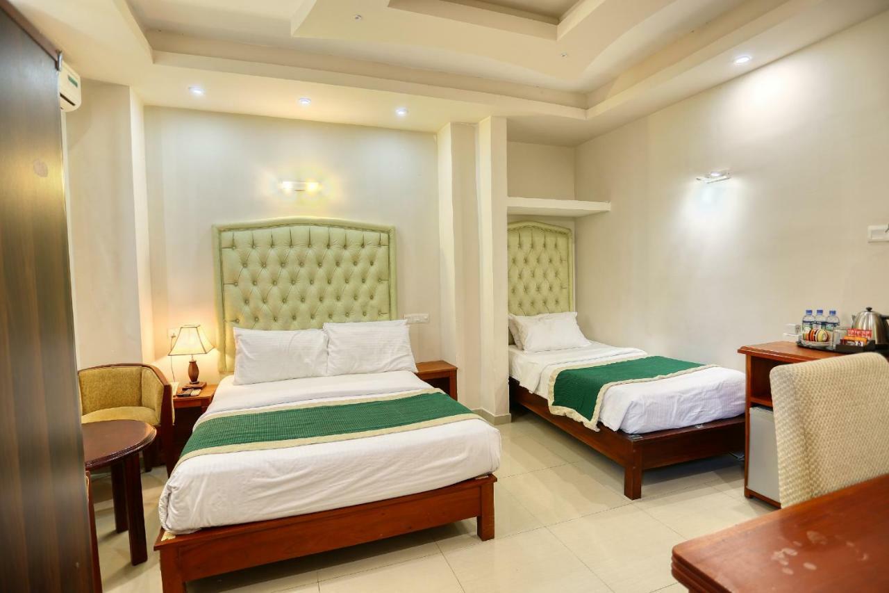 Lazaani Hotel Коломбо Екстериор снимка
