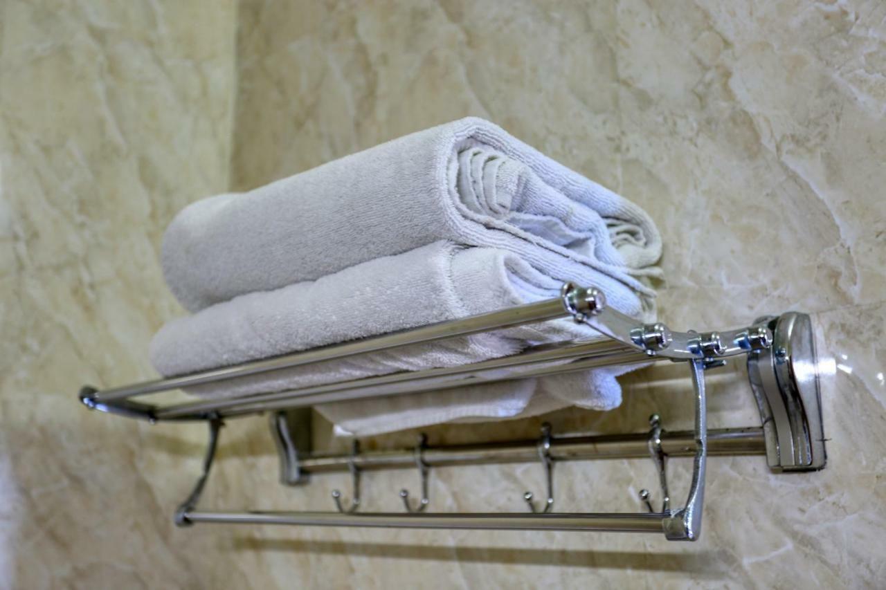 Lazaani Hotel Коломбо Екстериор снимка